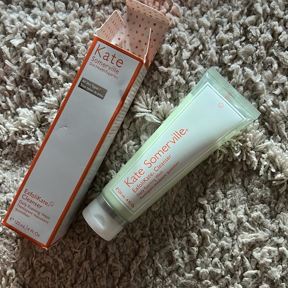 Kate Somerville Foaming face wash - Picture 2 of 3